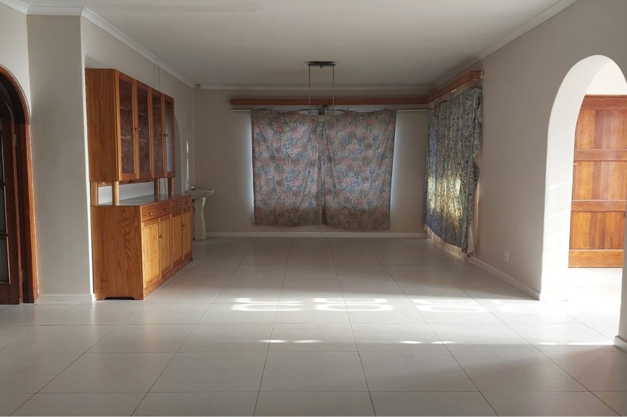 3 Bedroom Property for Sale in Uitenhage Upper Central Eastern Cape